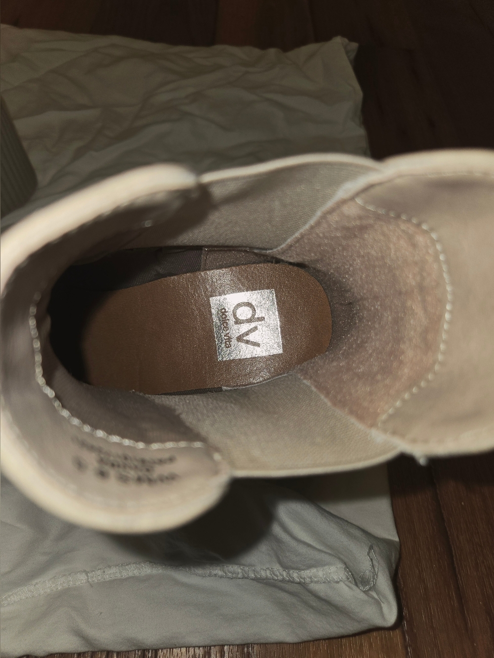 NWT DV by Dolce Vita Taupe Chelsea Booties with Chunky Heel - Picture 4 of 5